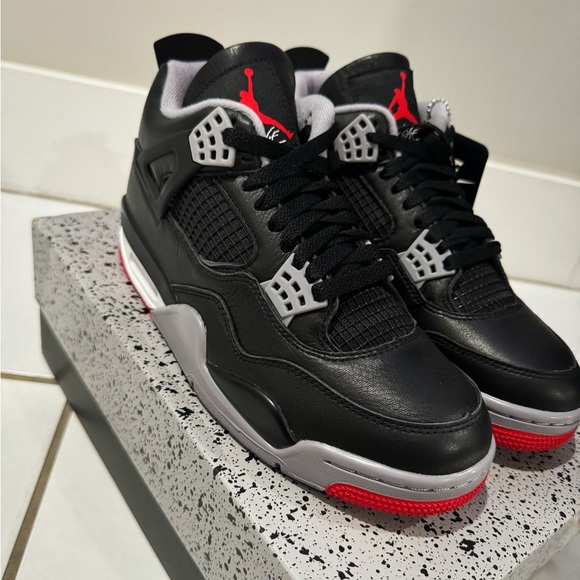 Air Jordan Bred 4 Reimagined - Picture 6 of 9
